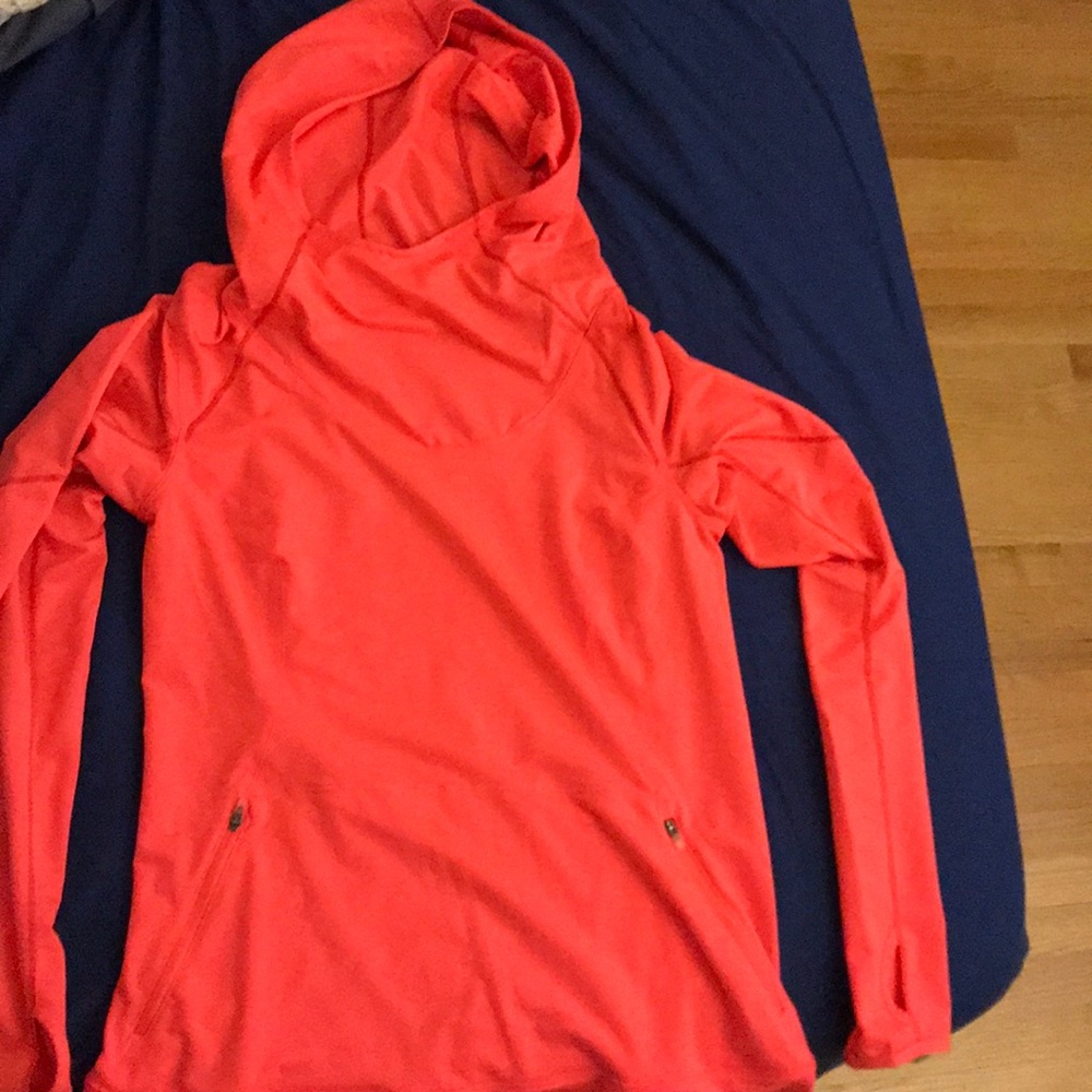 Long sleeve hooded athletic shirt